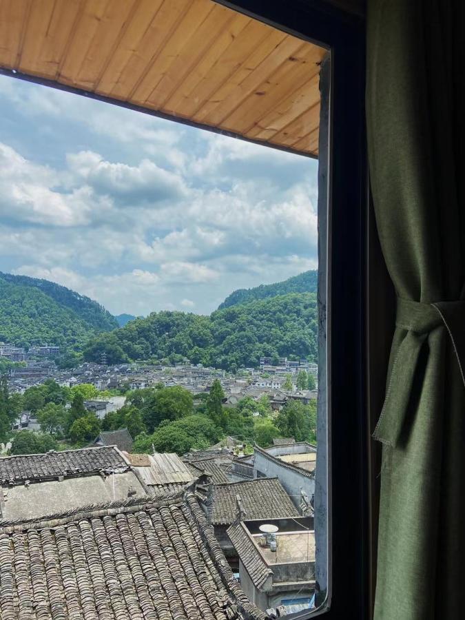 云起山居庭院观景民宿 Fenghuang Eksteriør billede