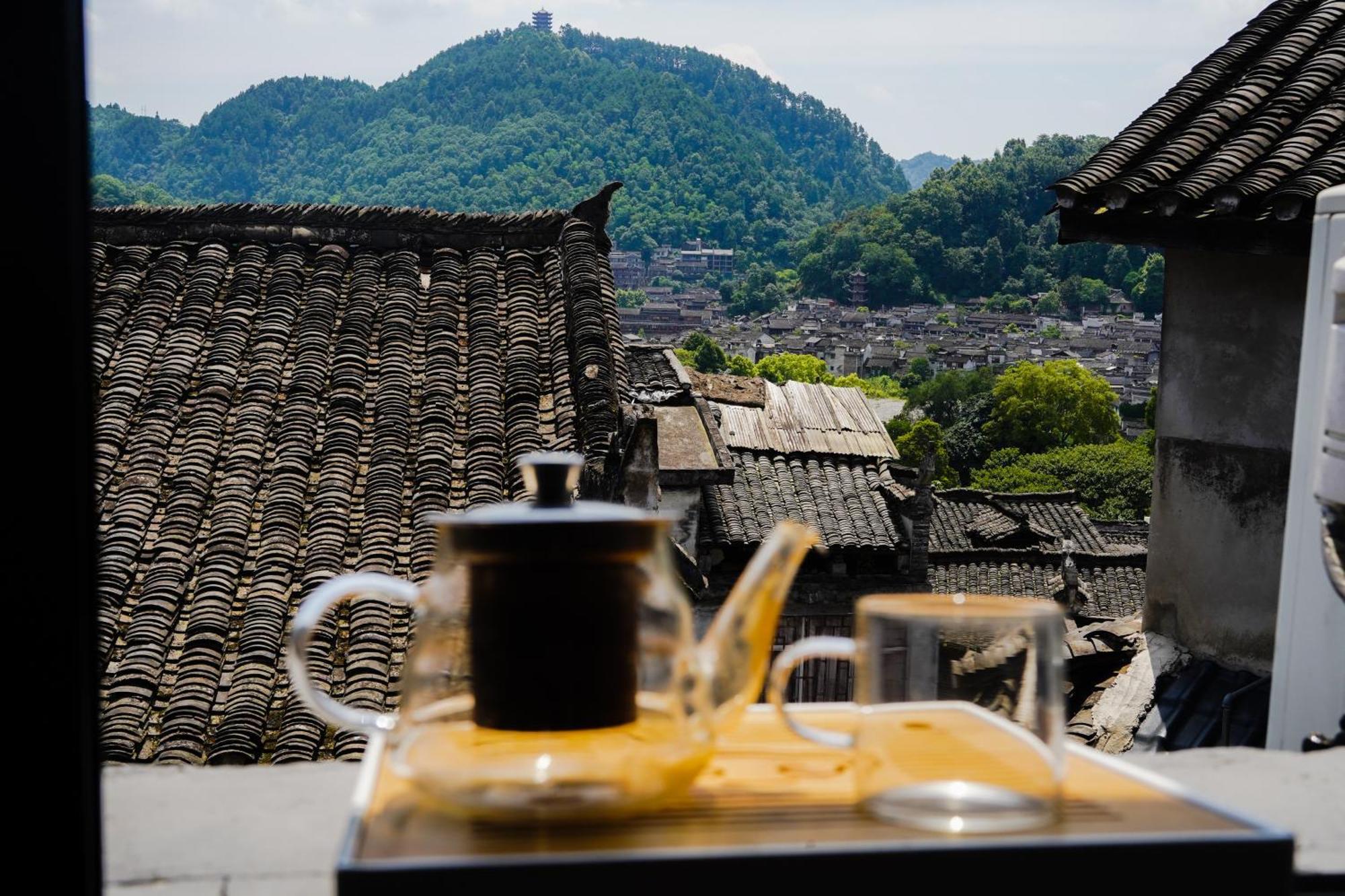 Yun 起 Iju 庭院 观 Jing 民宿 Hotel Fenghuang Værelse billede